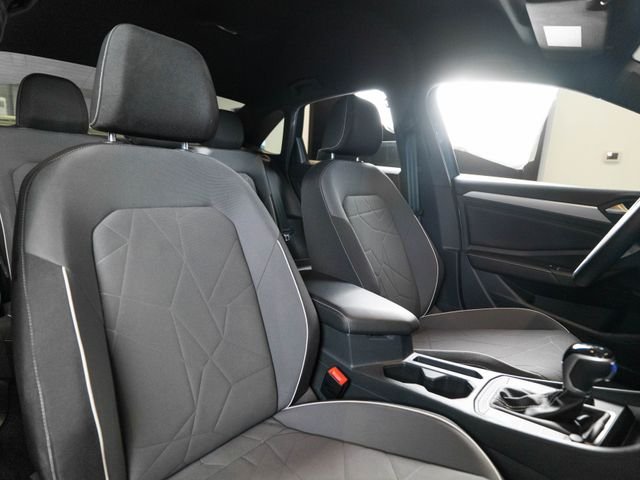 2025 Volkswagen Jetta Sport - Photo 13