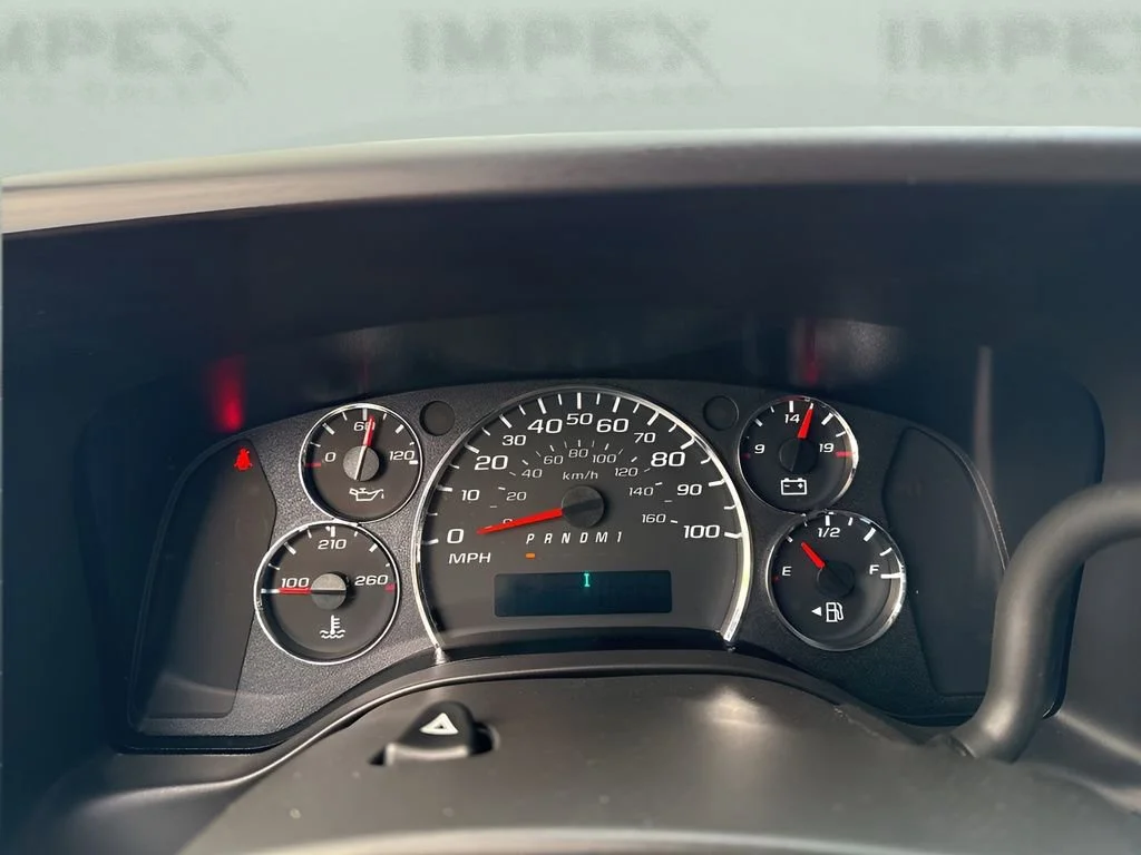 Used 2024 Summit White GMC Work Van image 18