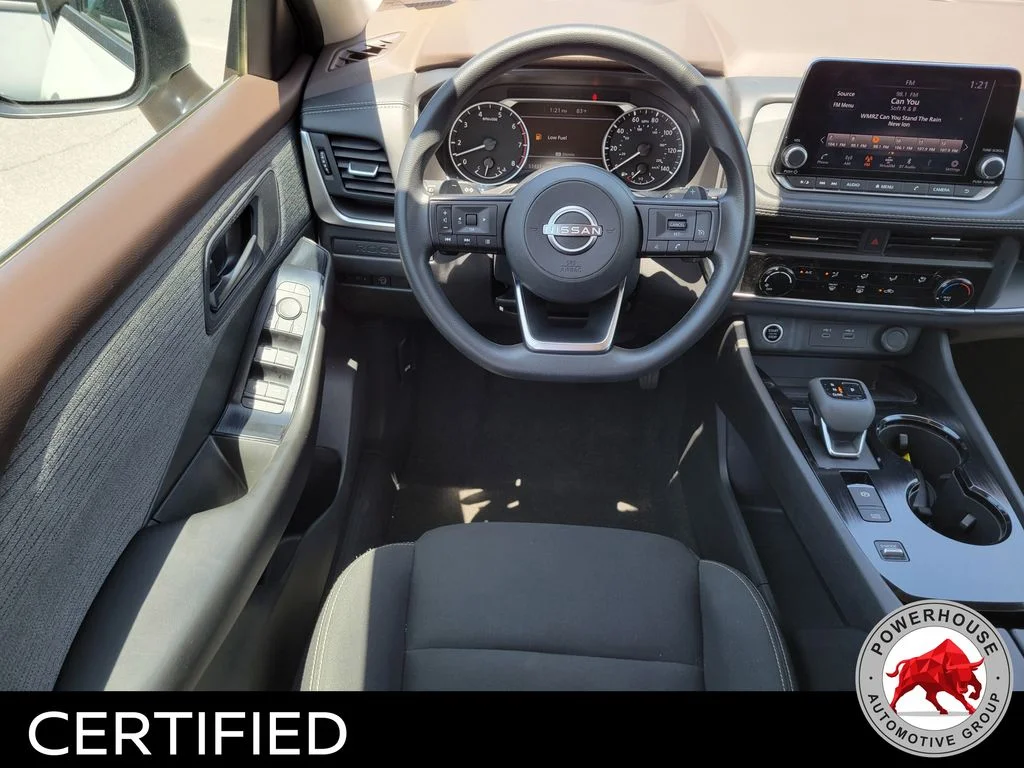 Used 2023 White Nissan S image 18