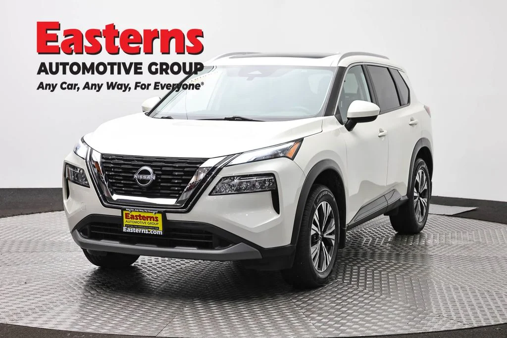 Used 2023 White Nissan SV image 1