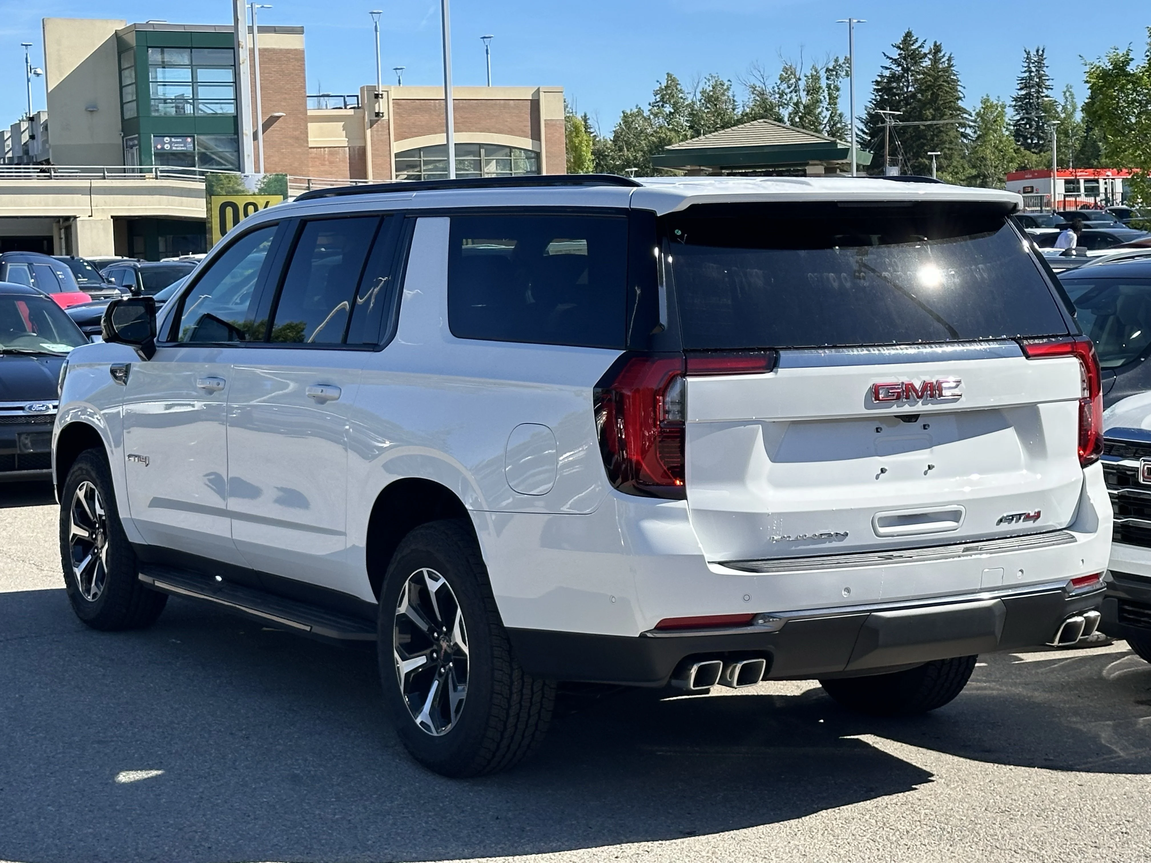 New 2026 Summit White GMC AT4 image 4