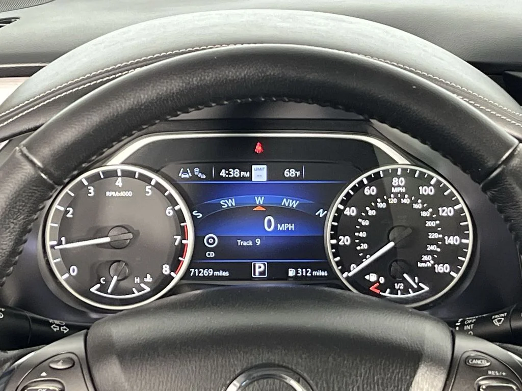 Used 2019 Silver Nissan Platinum image 15