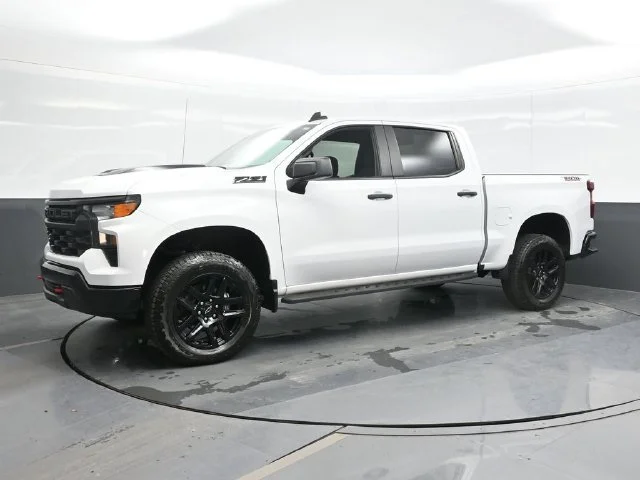 Used 2025 Summit White Chevrolet Custom Trail Boss image 5