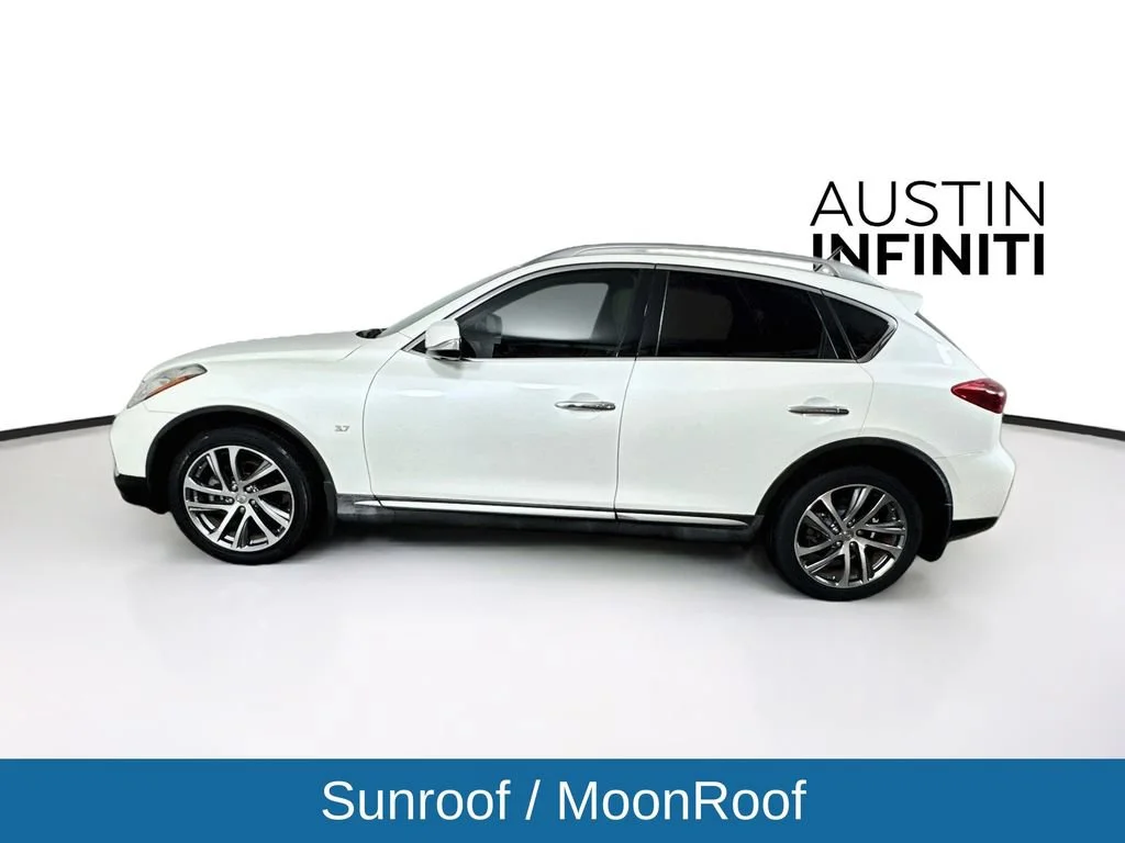 Used 2017 White INFINITI  image 4