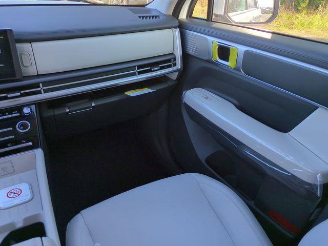 New 2026 White Hyundai SE FWD image 15