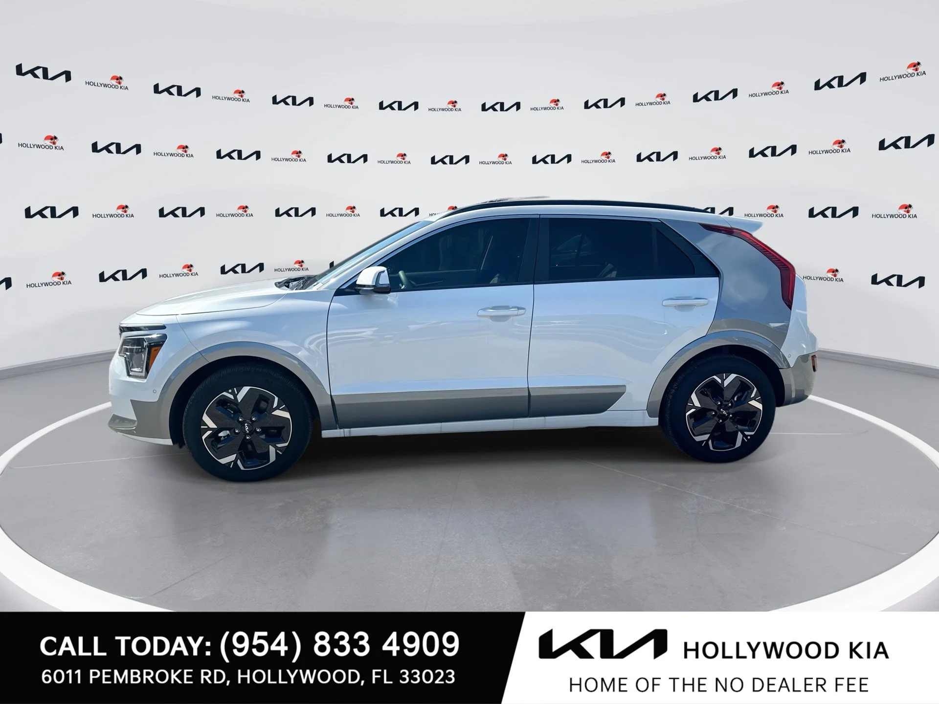 New 2025 Snow White Pearl Kia Wave image 5