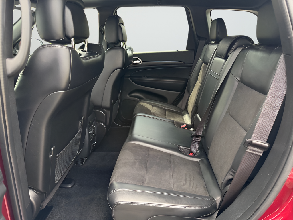 Used 2022 Red Jeep Laredo X image 21