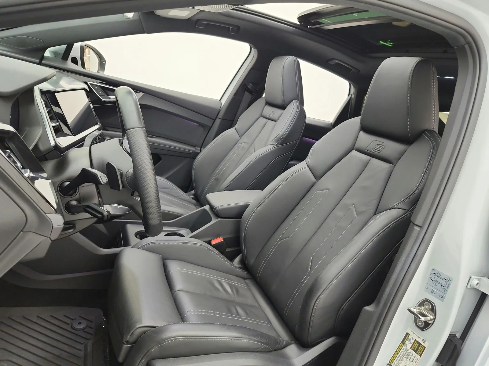 Used 2024 Glacier White Metallic Audi Premium Plus 55 quattro image 10