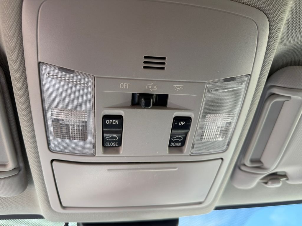 Used 2018 Gray Toyota XLE image 30