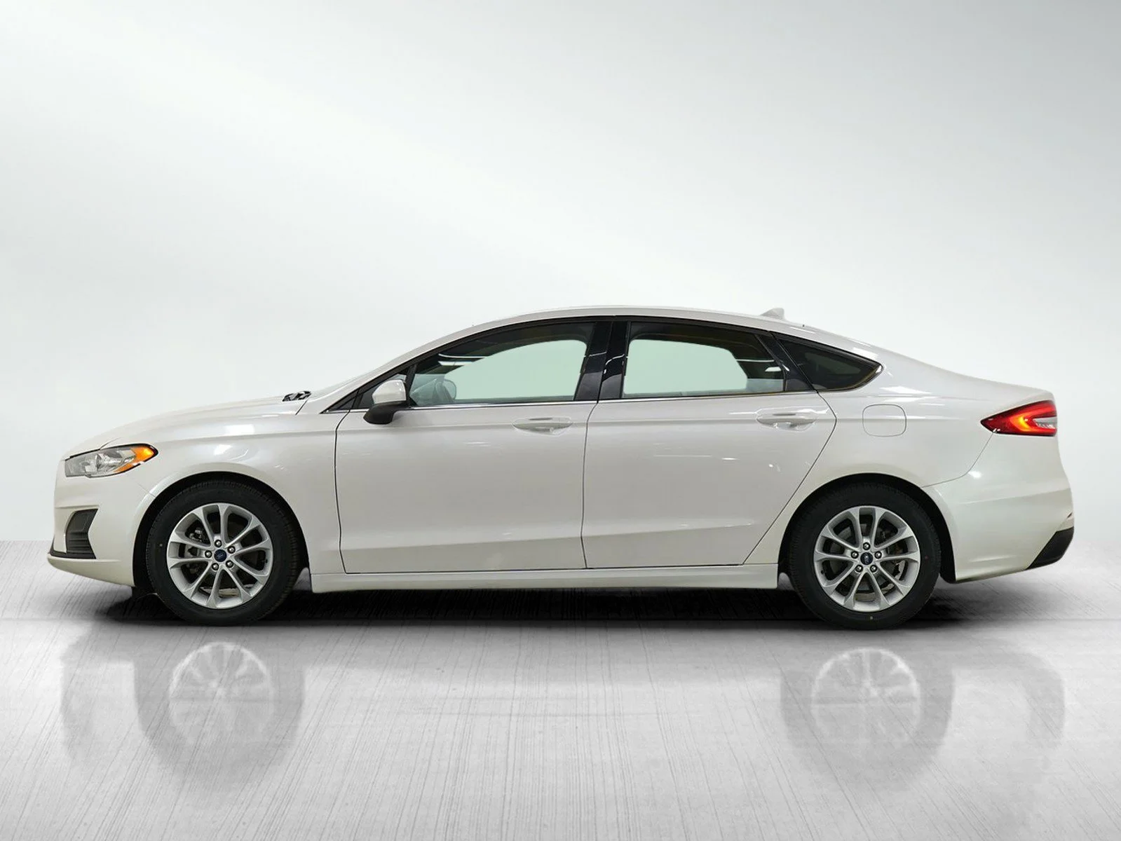 Used 2019 Ford Fusion SE with VIN 3FA6P0HD3KR251570 for sale in Minneapolis, Minnesota