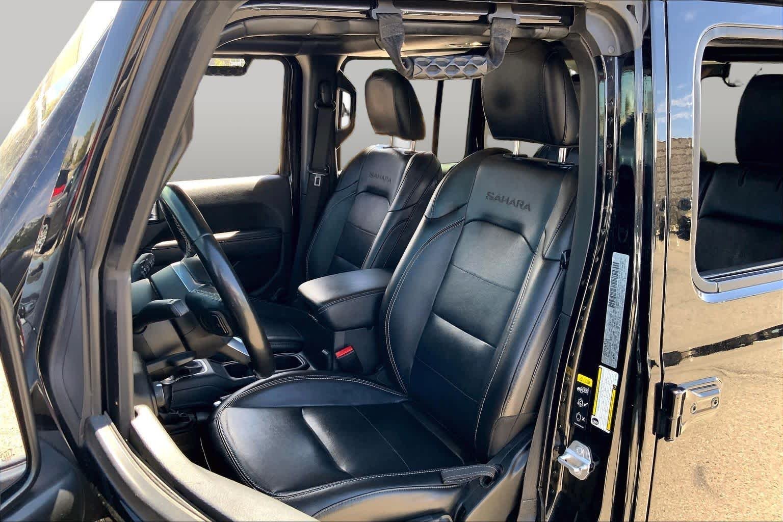 Used 2020 Black Clearcoat Jeep Sahara image 7