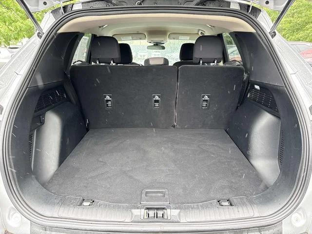 Used 2020 Silver Ford SE image 29
