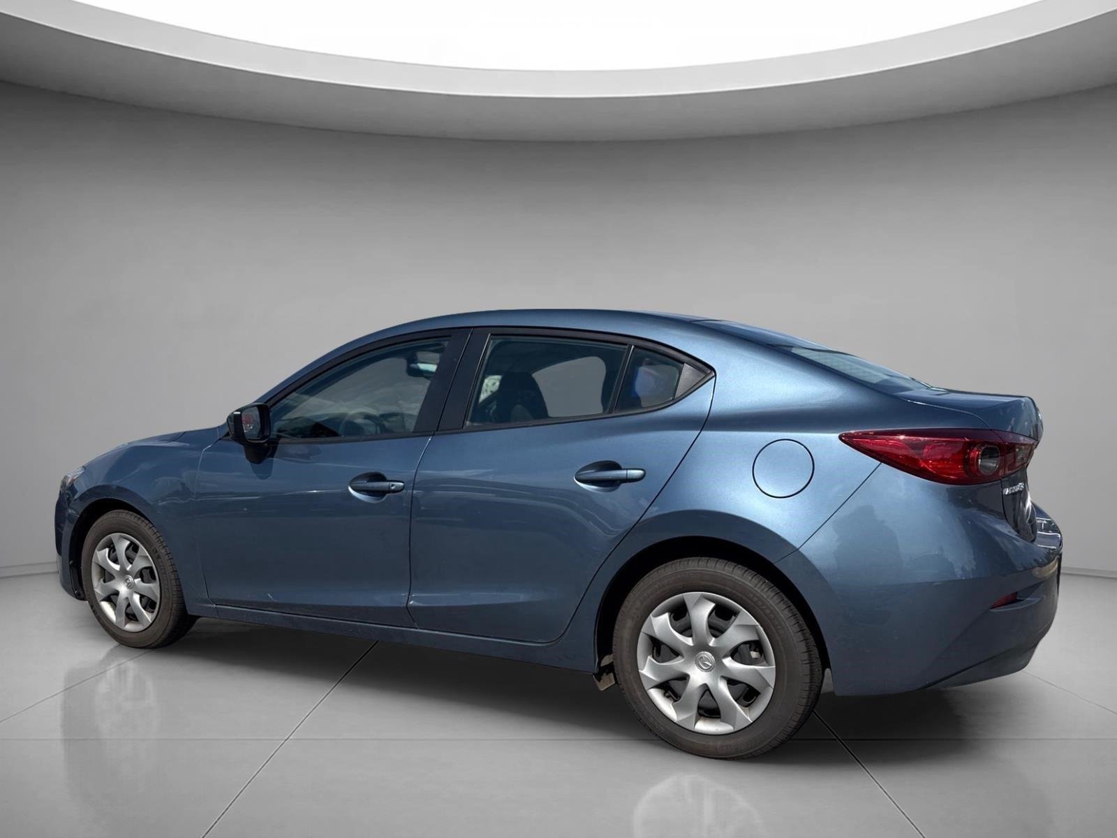 Used 2015 Blue Reflex Mica Mazda i Sport image 9