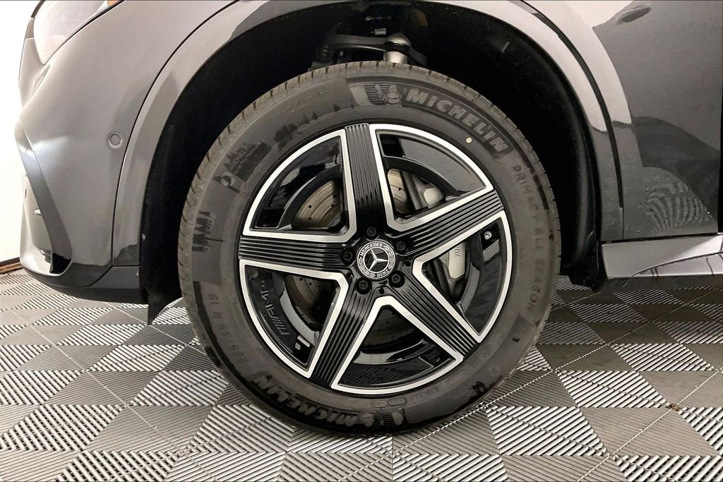 New 2026 Graphite Grey Metallic Mercedes-Benz GLC 300 image 11