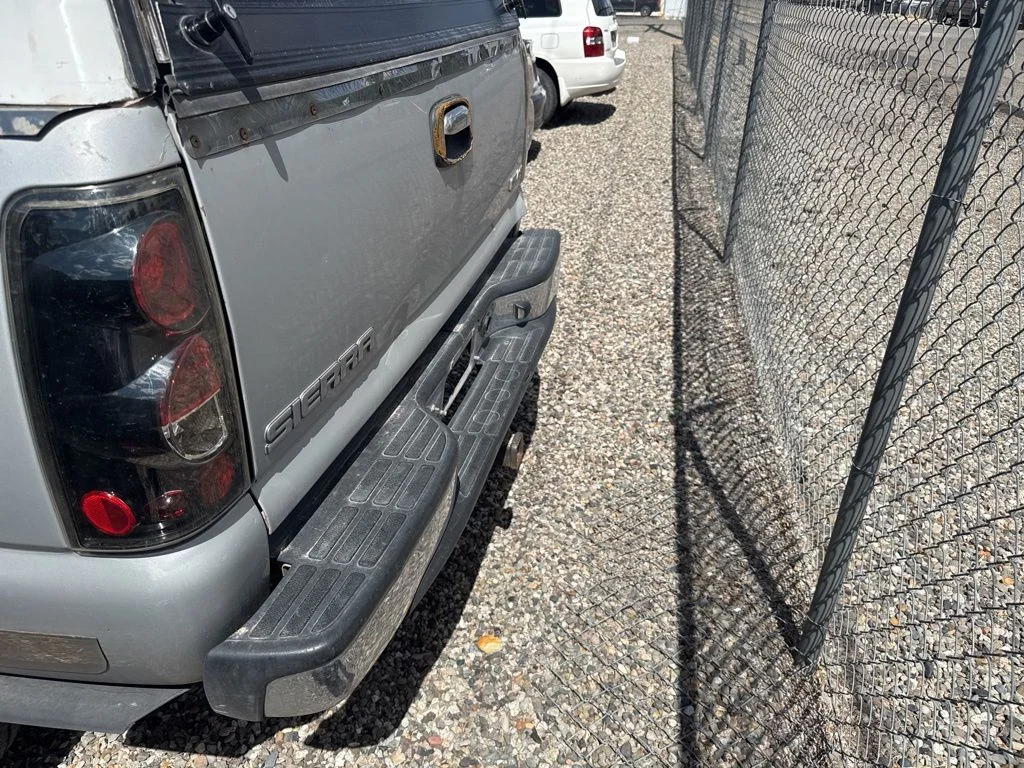Used 2005 Special Paint GMC SLT image 22