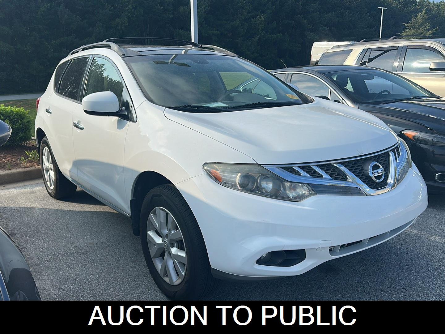 Used 2014 Pearl White Nissan SL image 1