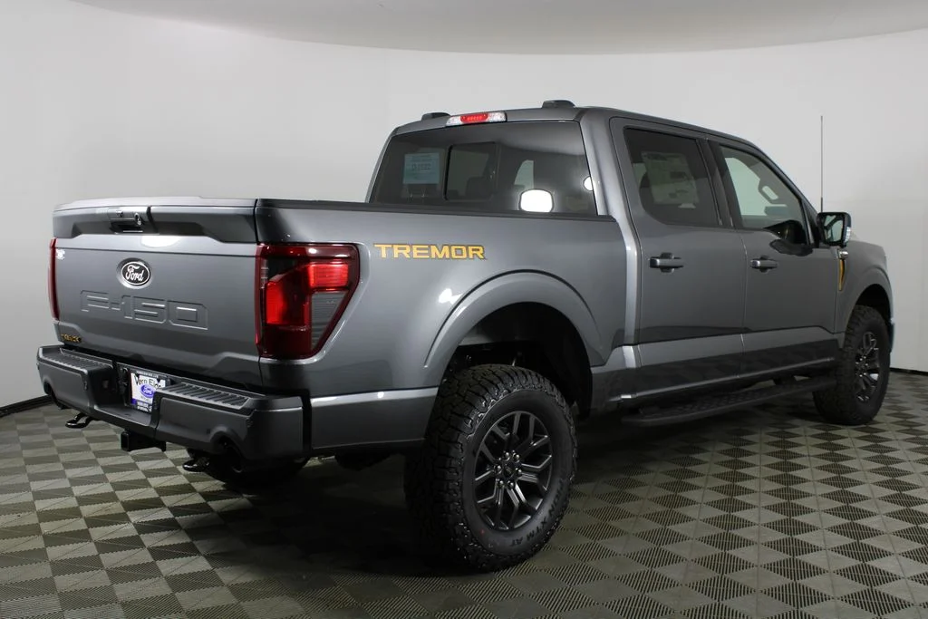 New 2026 Carbonized Gray Metallic Ford Tremor image 5