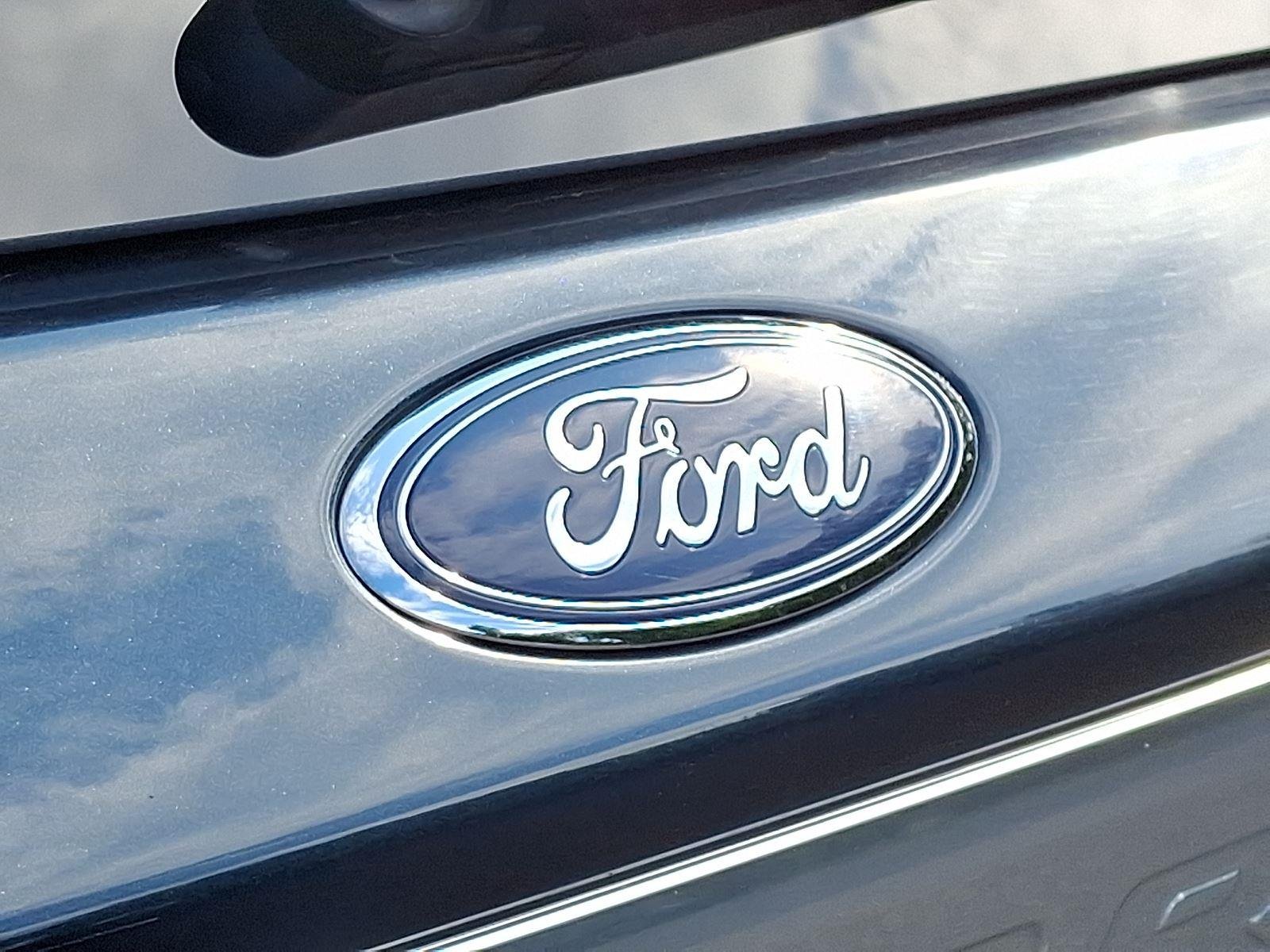 Used 2022 Stone Blue Metallic Ford Platinum image 28