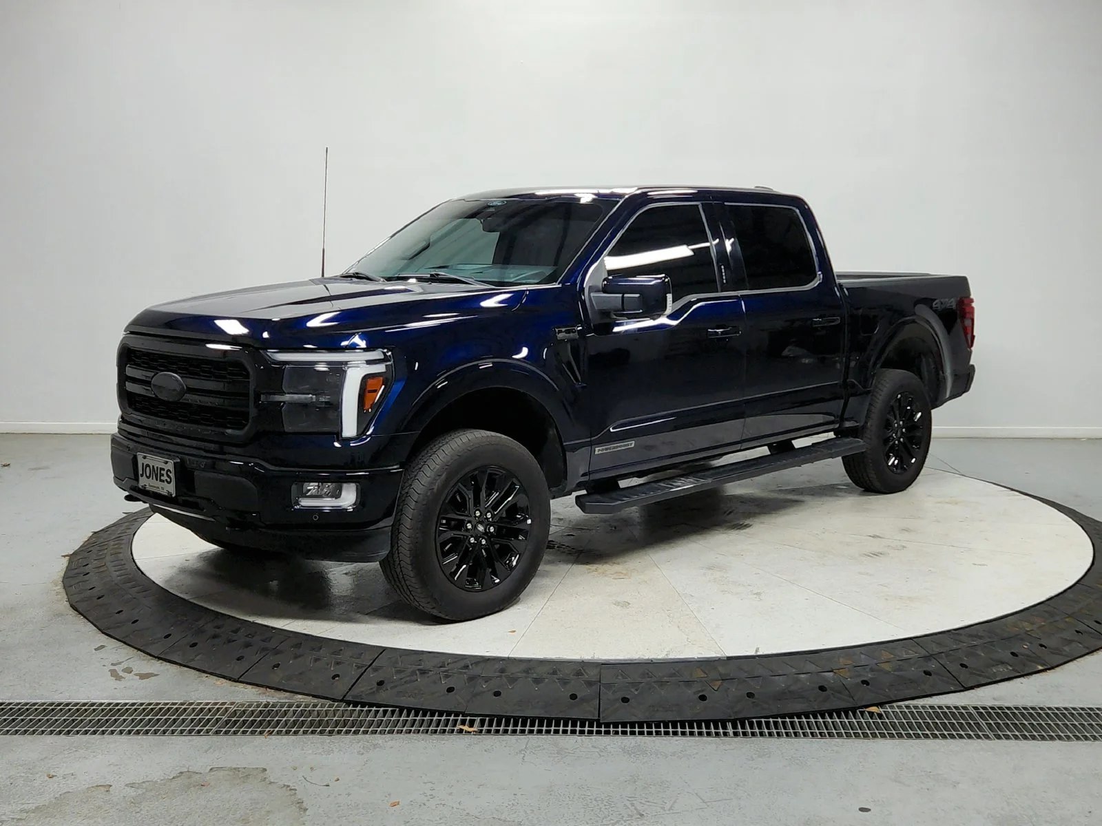 Used 2024 Blue Ford Lariat image 4