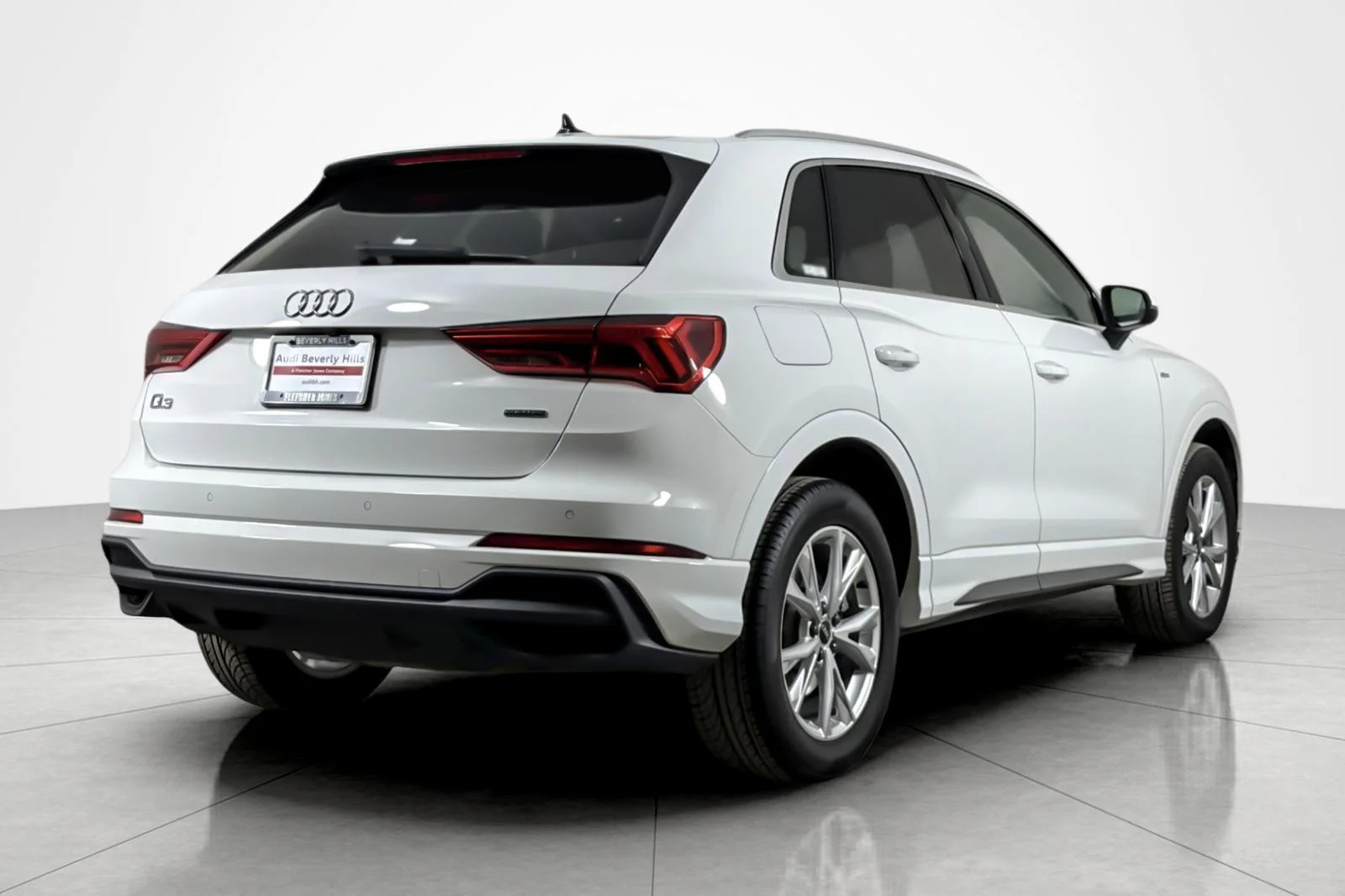 Used 2023 Ibis White Audi S line Premium 45 TFSI quattro image 5