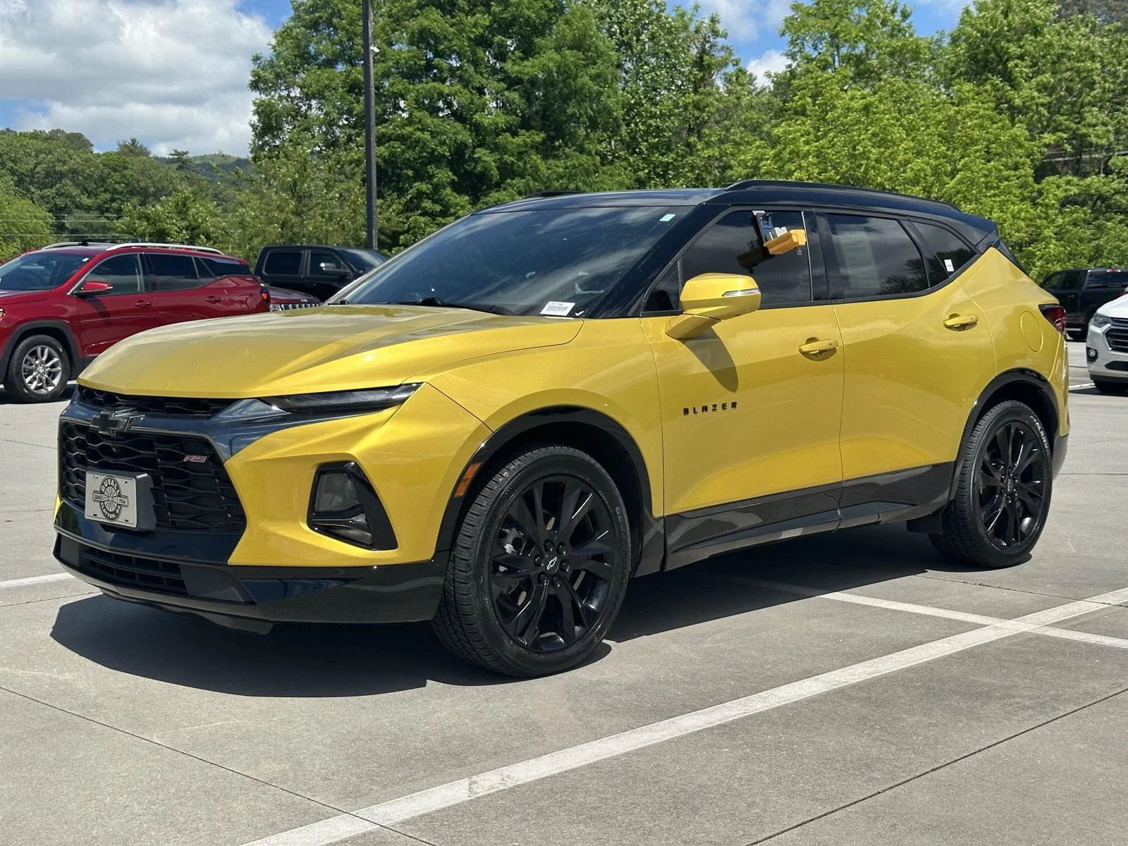 Used 2022 Nitro Yellow Metallic Chevrolet RS image 3