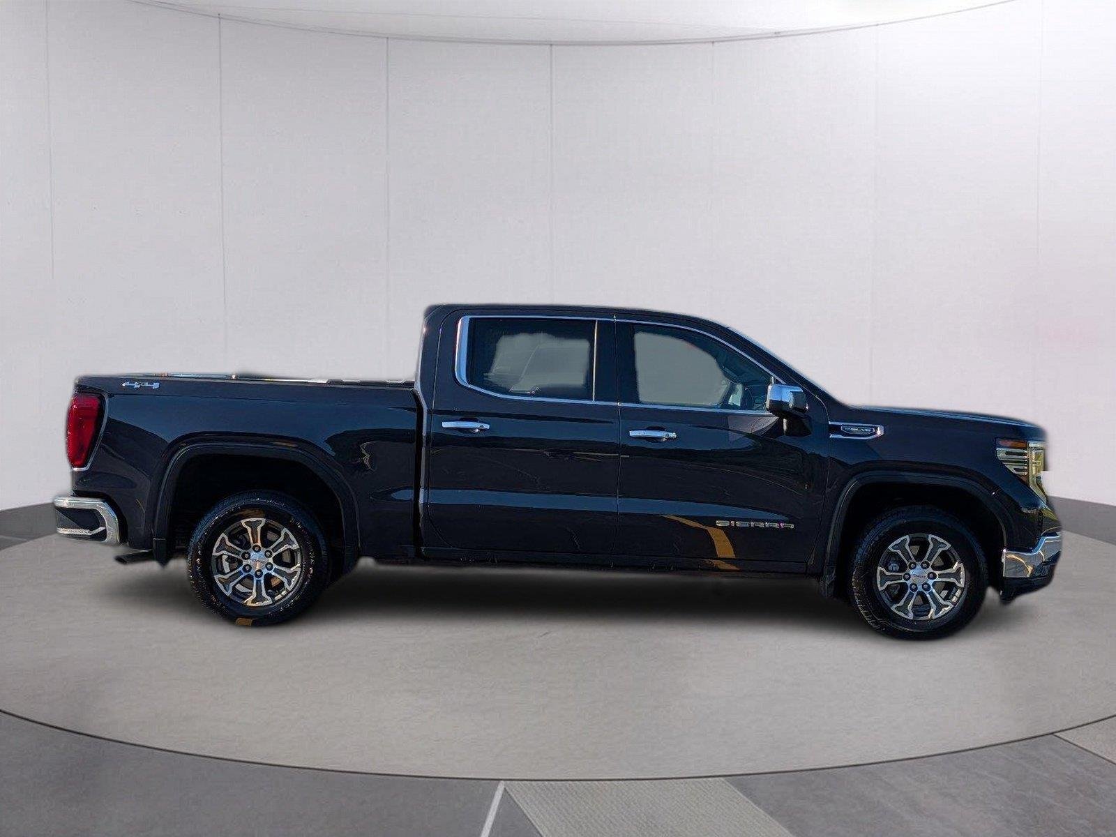 Used 2025 Titanium Rush Metallic GMC SLT image 7
