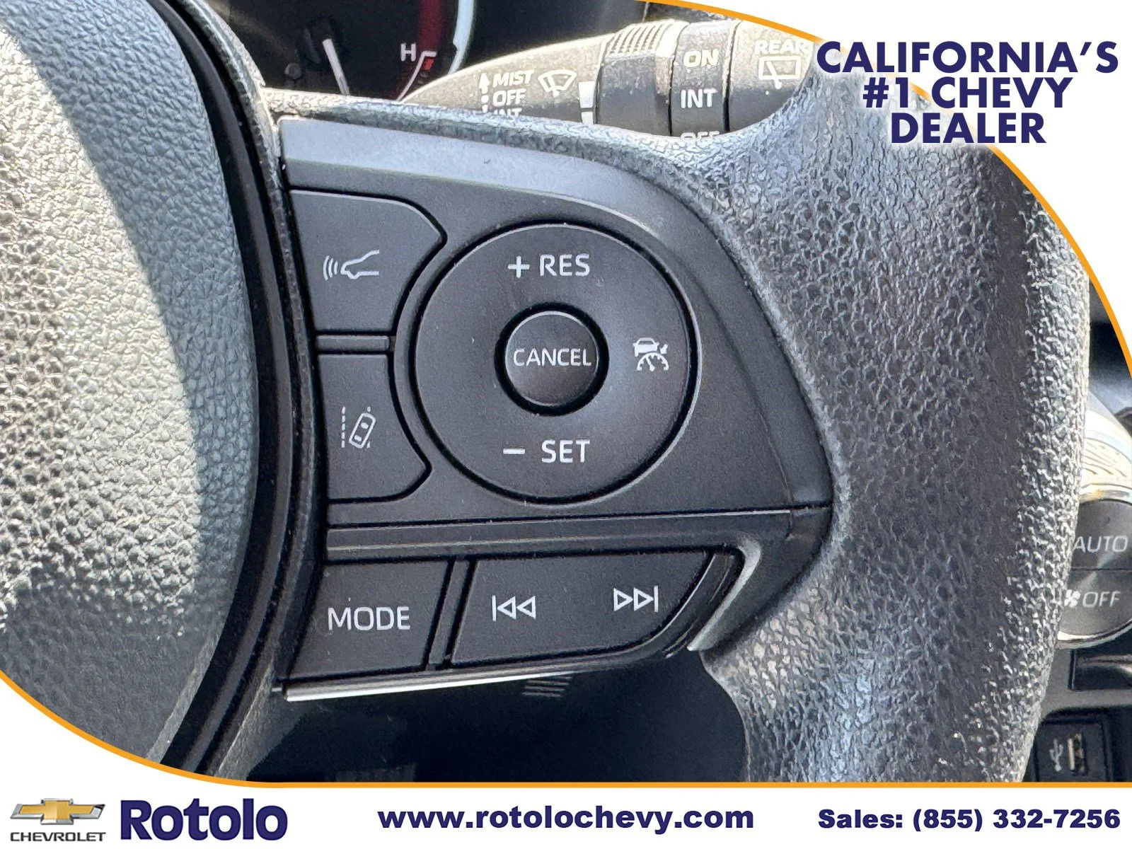 Used 2024 MAGNETIC GRAY MET Toyota XLE image 21