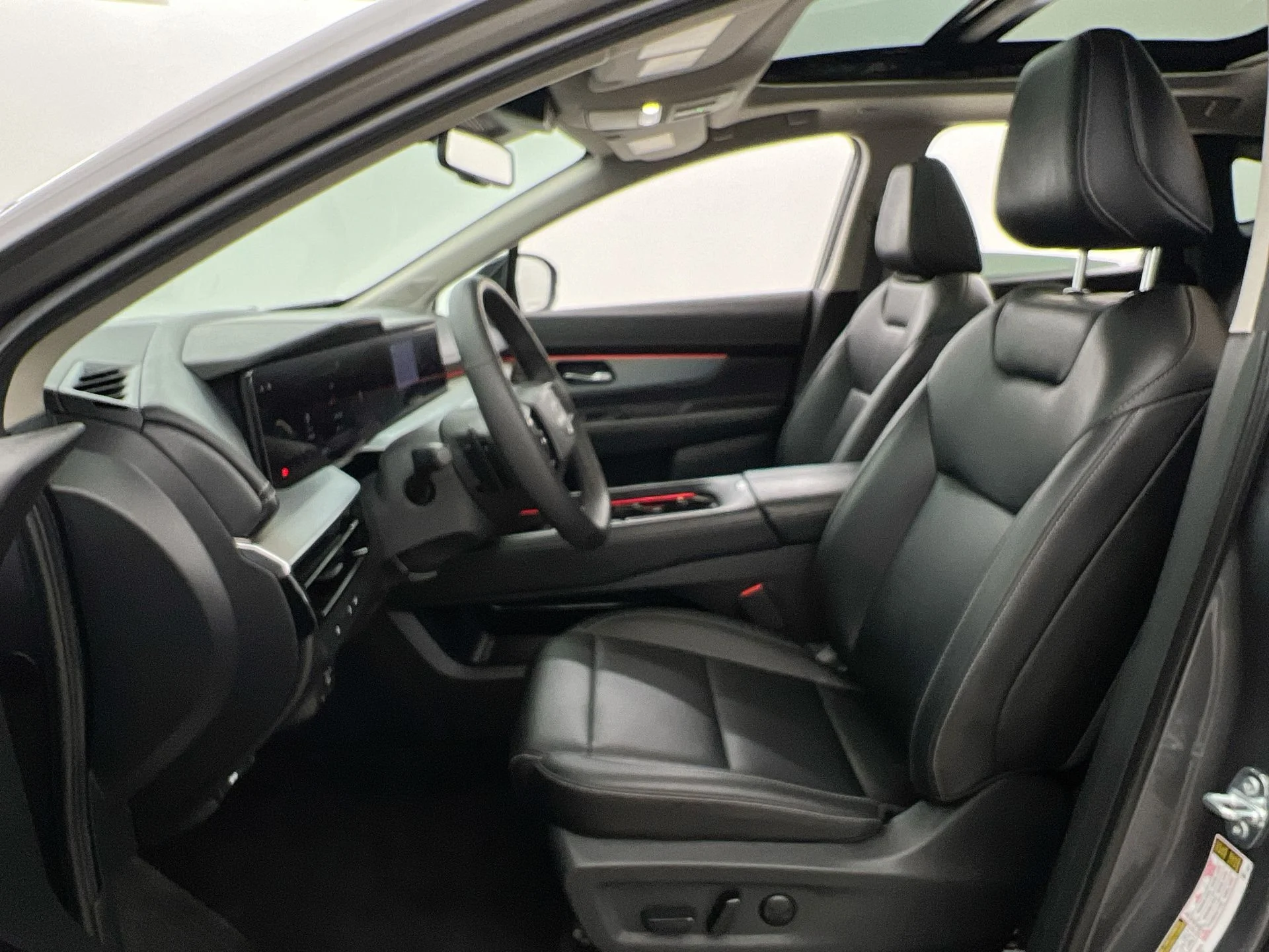 Used 2025 Gray Nissan SL image 9