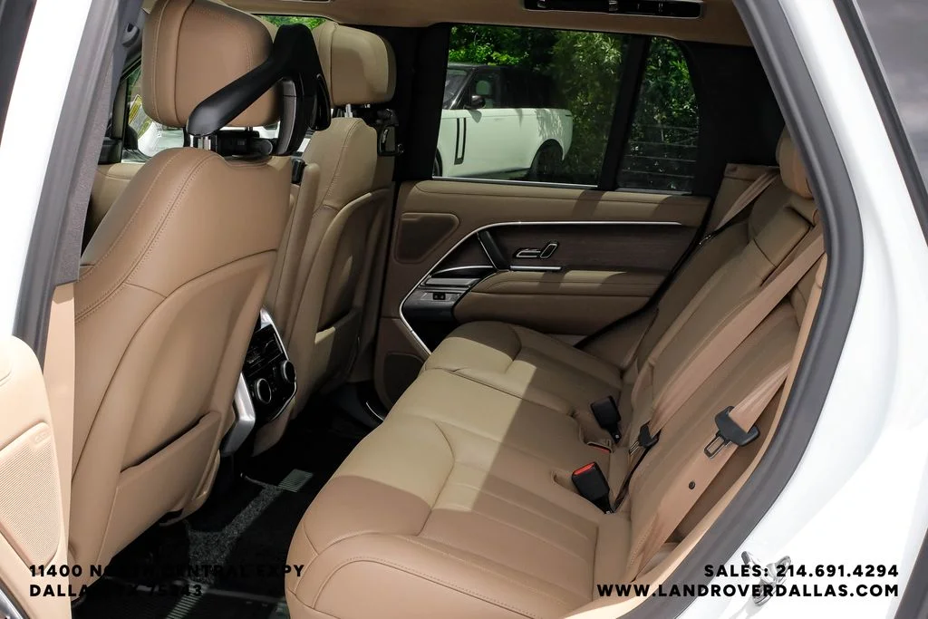 New 2026 Fuji White Land Rover SE image 44