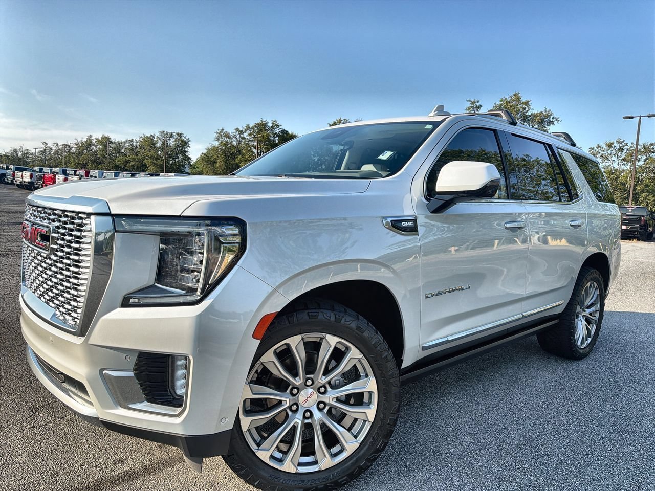 Used 2023 WHITE FROST TRICOAT GMC Denali image 1