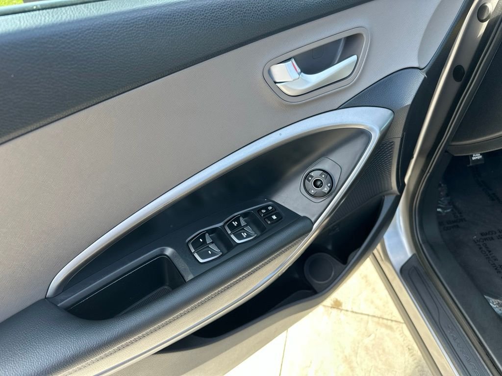 Used 2017 Gray Hyundai 2.4 Base image 10