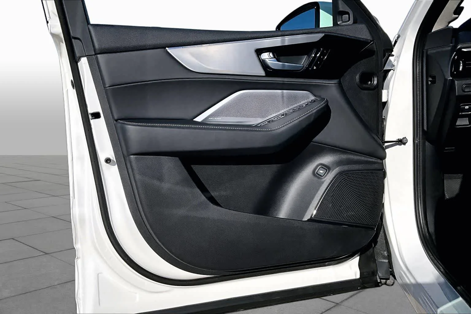 New 2026 Platinum White Pearl Acura w/Technology Package image 10