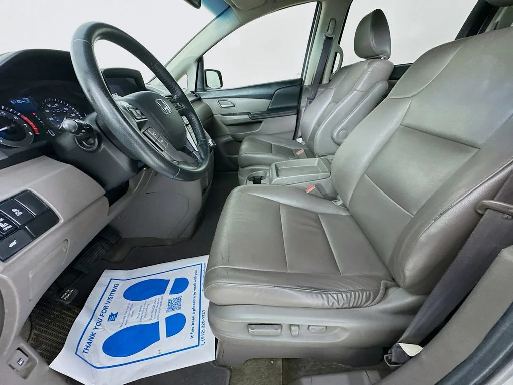 Used 2013 Silver Honda EX-L image 25
