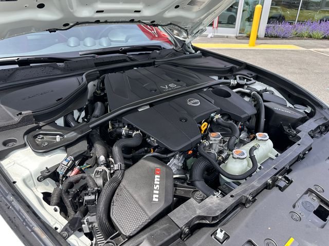 New 2026 Pearl White TriCoat / Super Black Two-tone Nissan Performance image 12