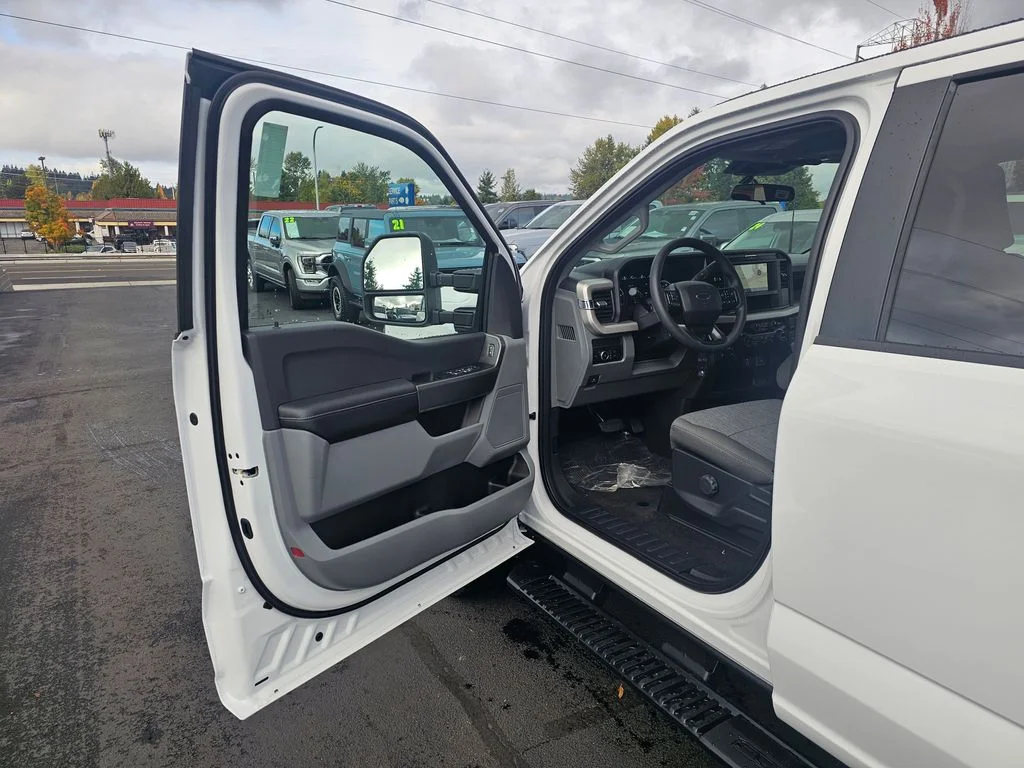 New 2026 Oxford White Ford F-350® XL image 20