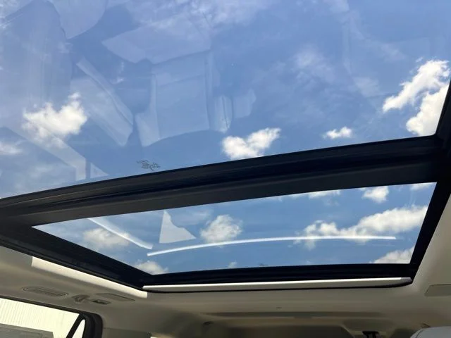 New 2027 Star White Metallic Tri-Coat Ford Platinum image 38