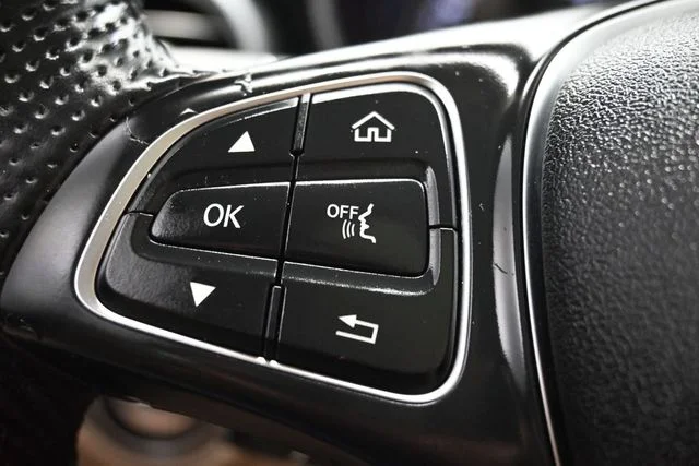 Used 2019 Black Mercedes-Benz GLC 300 image 19