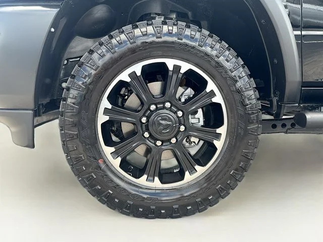 New 2026 Diamond Black Crystal Pearlcoat RAM  image 27