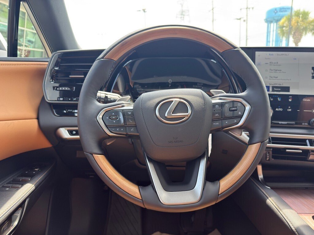 New 2026 Eminent White Pearl Lexus PREMIUM PLUS image 22