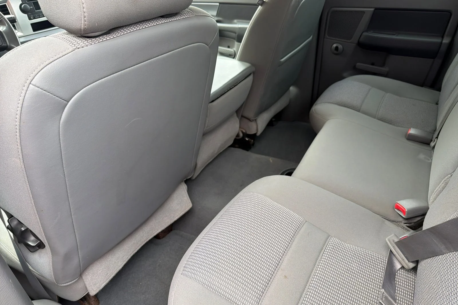 Used 2007  Dodge SLT image 10