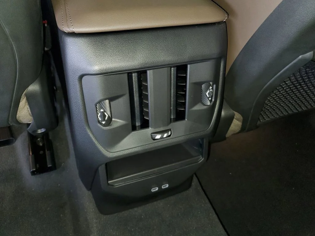 Used 2026 Skyscraper Grey Metallic BMW 30 xDrive image 12
