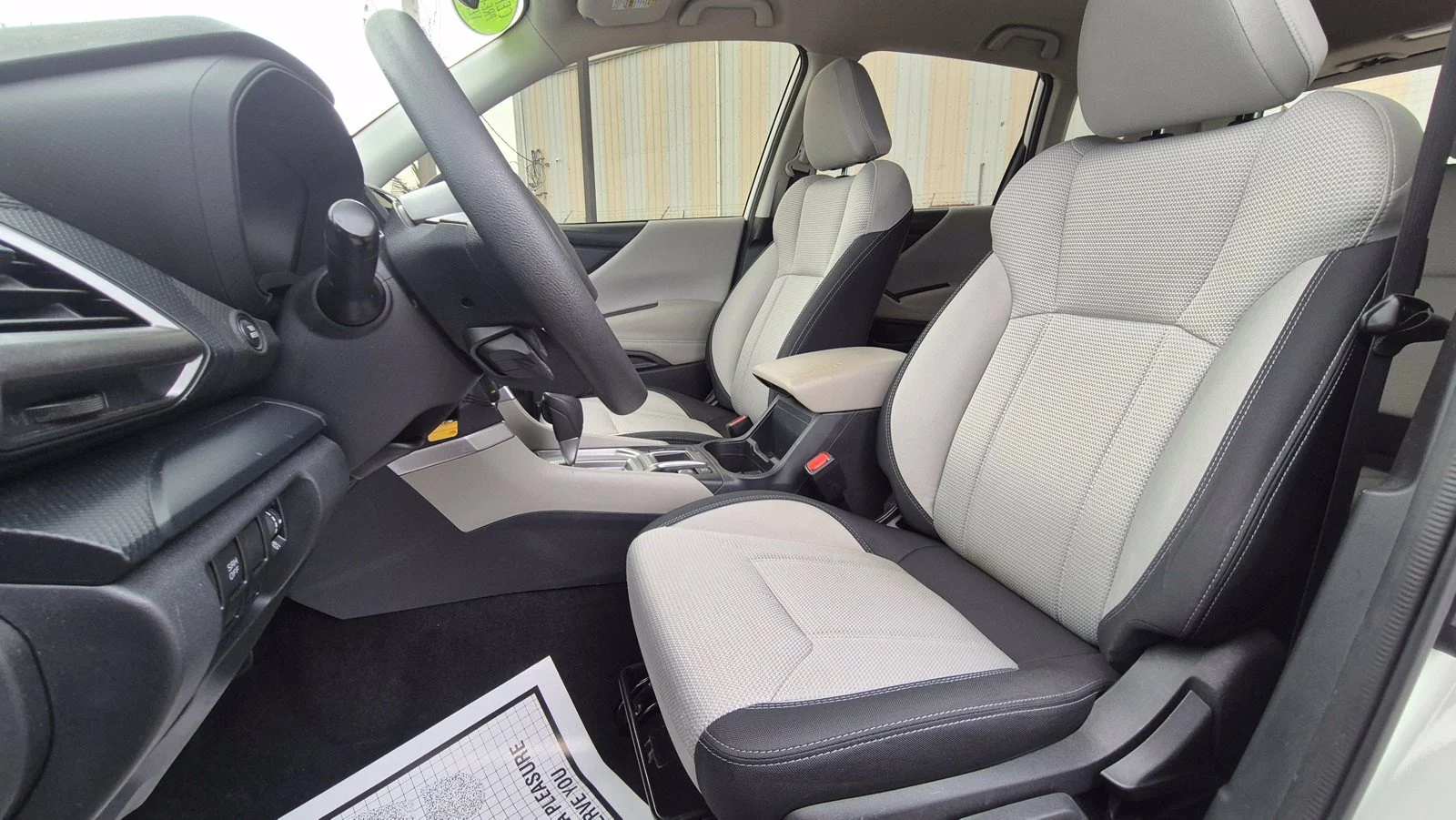 Used 2022 1M5K/WHITE Subaru BASE image 12