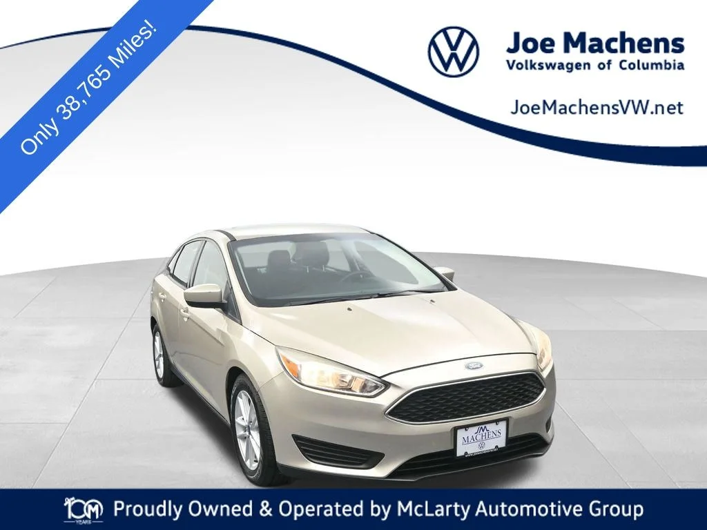 2018 Ford Focus Sedan SE's photo