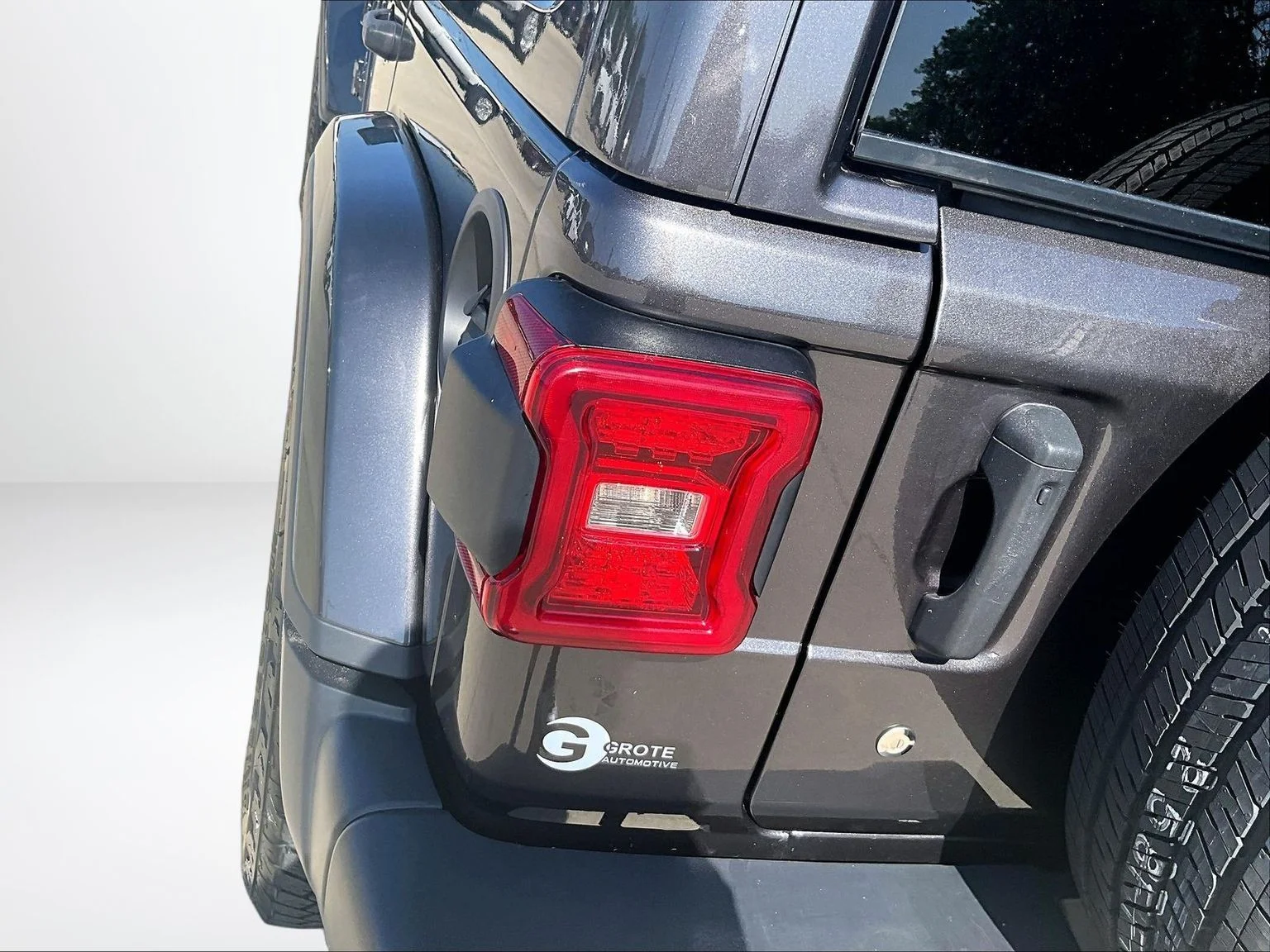 Used 2018 Gray Jeep Unlimited Sahara image 29