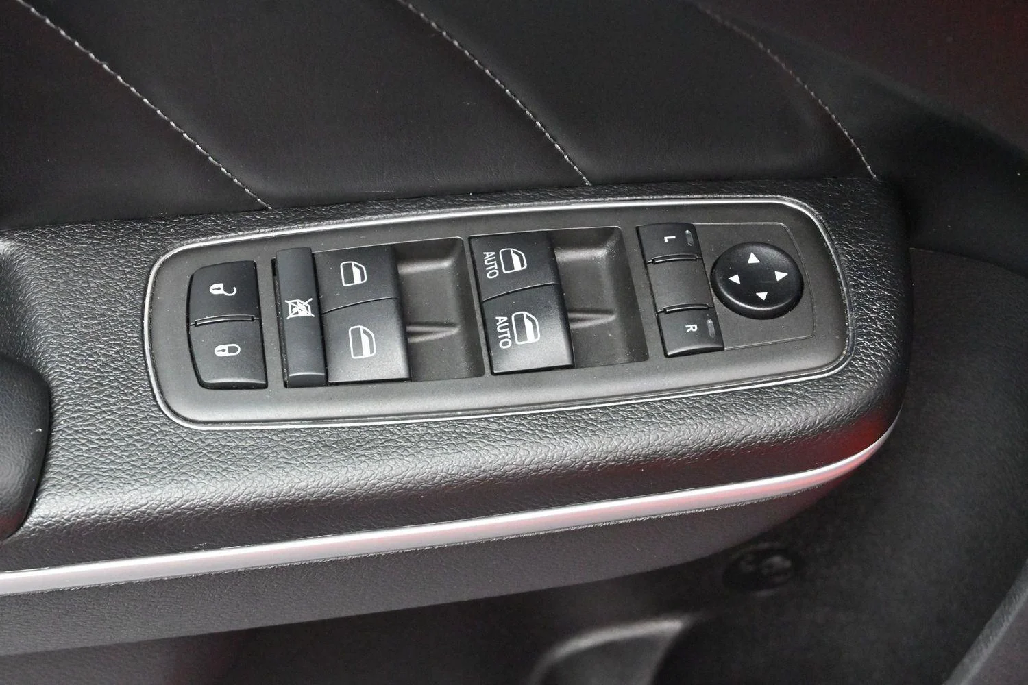 Used 2021 Go Mango Dodge R/T image 12