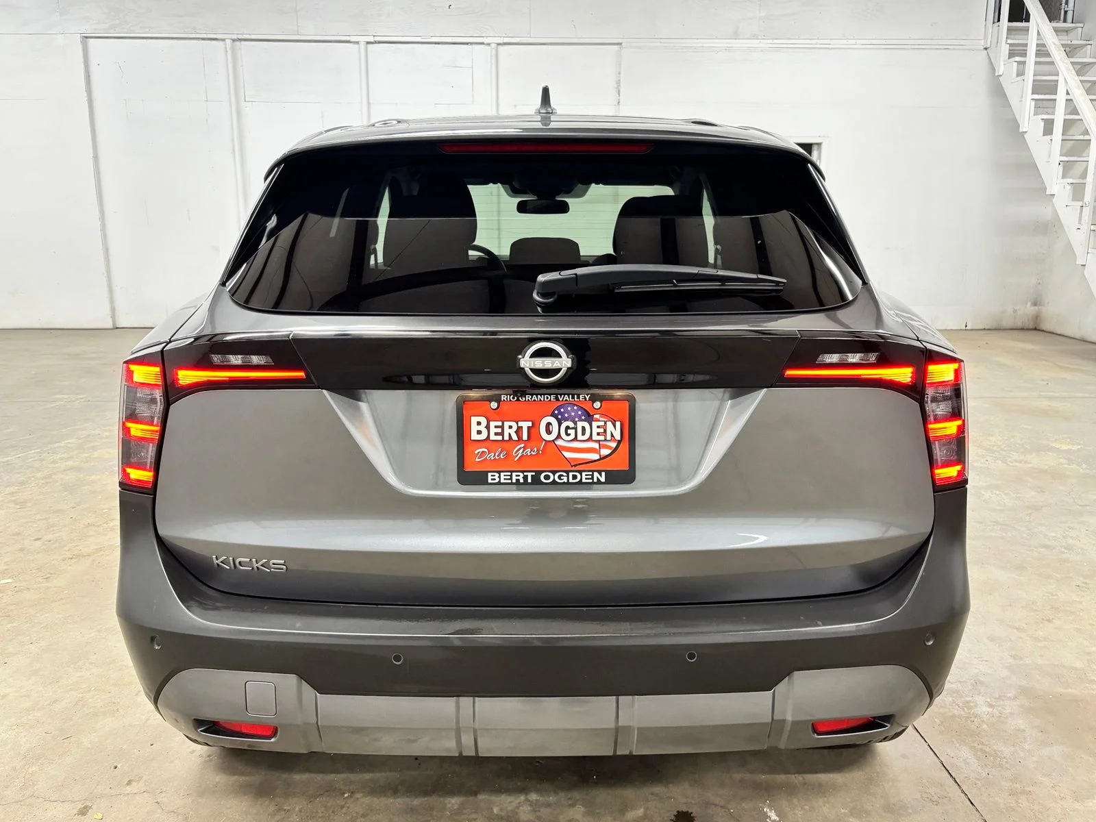 Used 2025 Gray Nissan SV image 6
