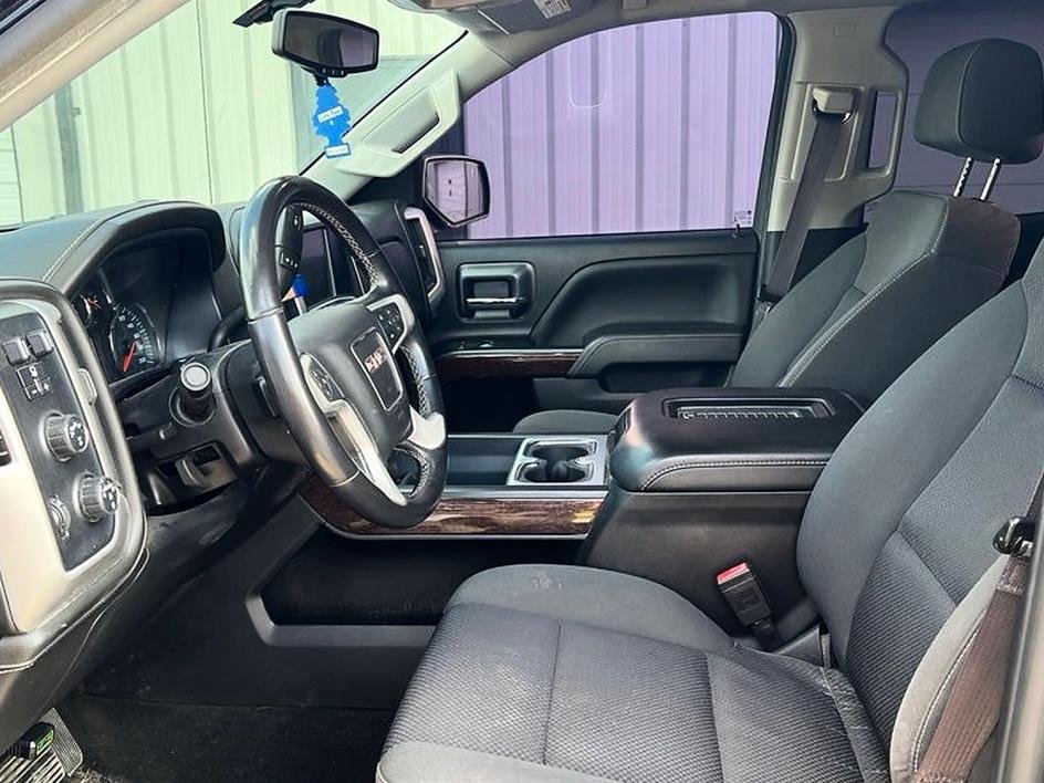 Used 2017 Black GMC SLE image 10