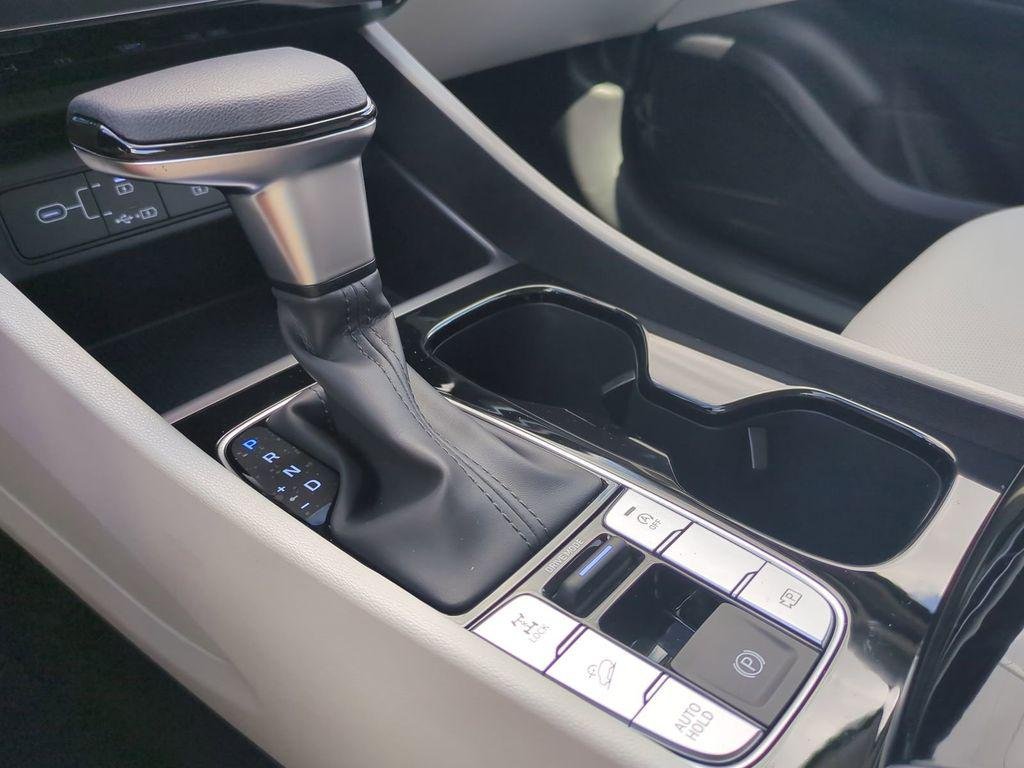 New 2026 Silver Hyundai SEL AWD image 22