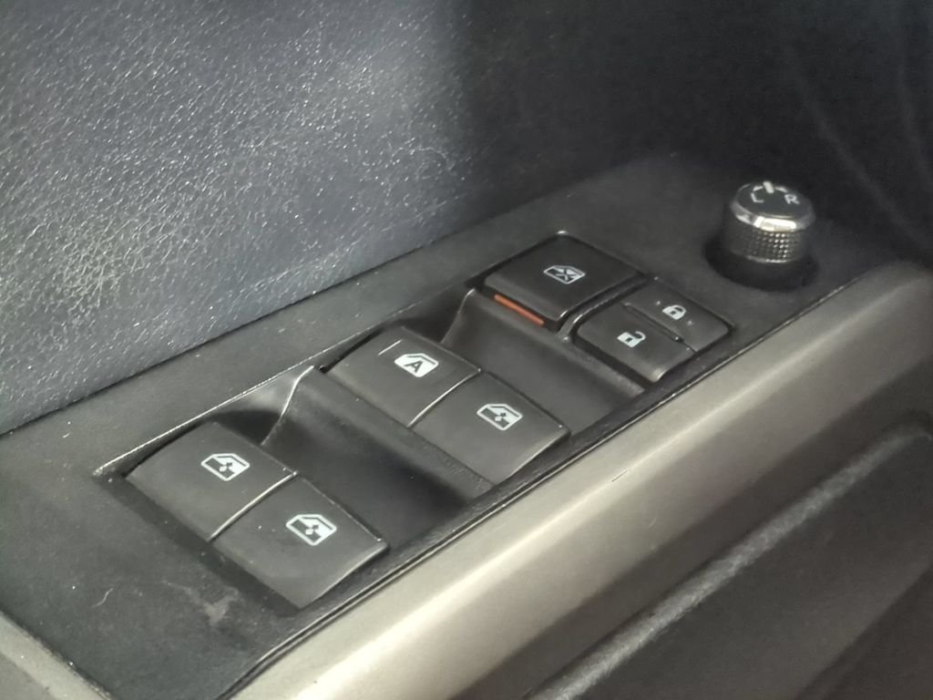 Used 2018 Gray Toyota SR5 image 27