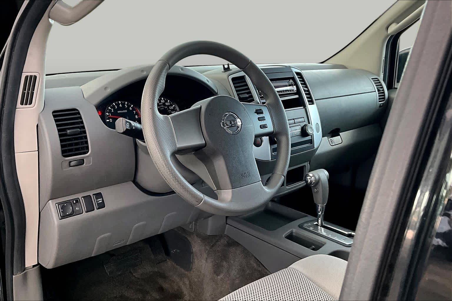 Used 2010 Super Black Nissan SE image 16